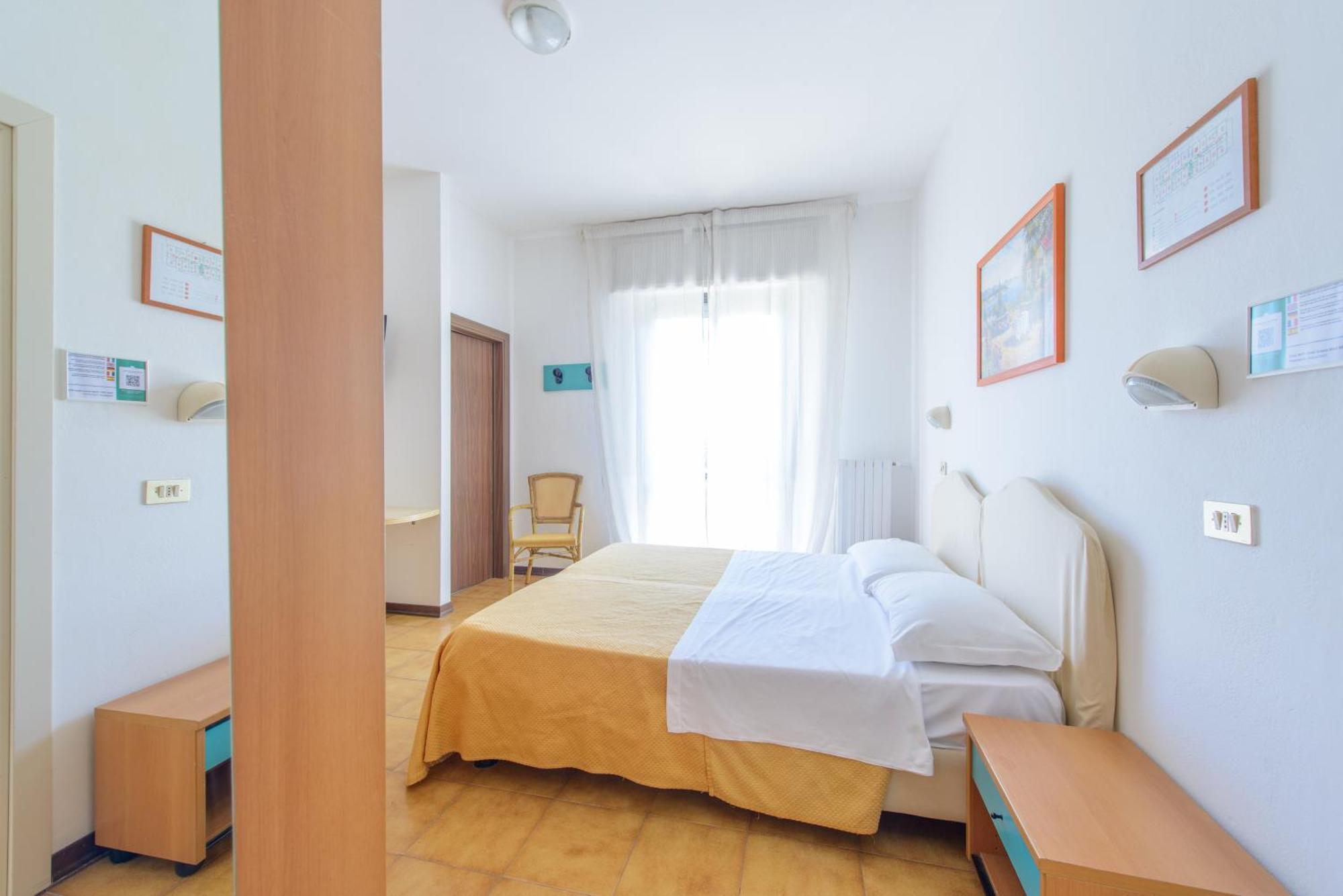 Hotel Avana Mare Римини Екстериор снимка