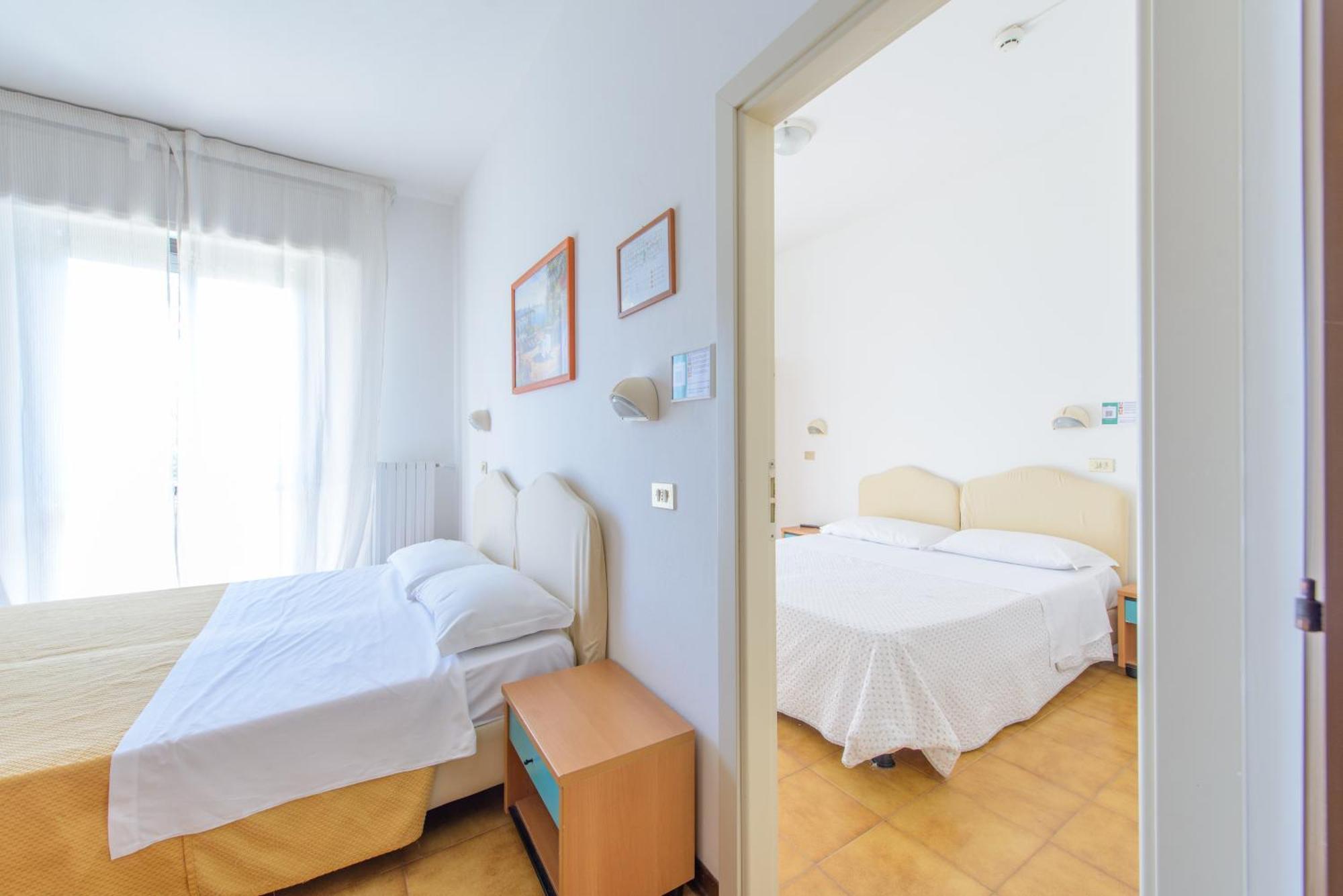 Hotel Avana Mare Римини Екстериор снимка